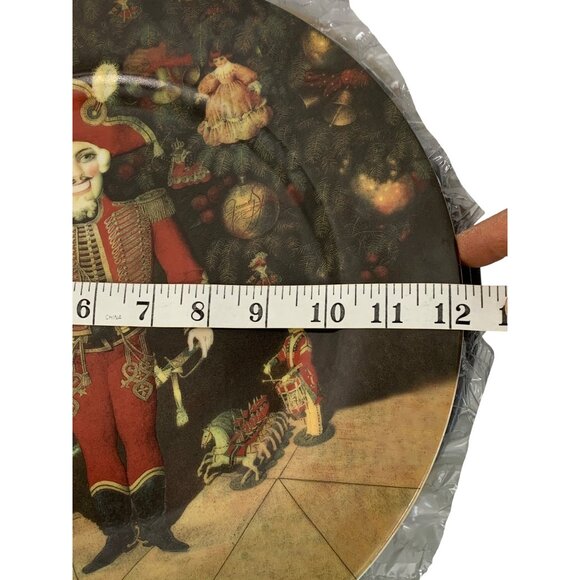 Saks Fifth Avenue Nutcracker Plate Germany 12" Xmas Toy Soldier Multiple 8672 - Picture 4 of 5
